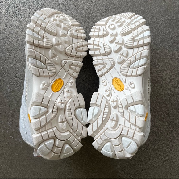 Merrell Moab 3 Mid Light Gray Hiking Booties in Oyster - Picture 8 of 11